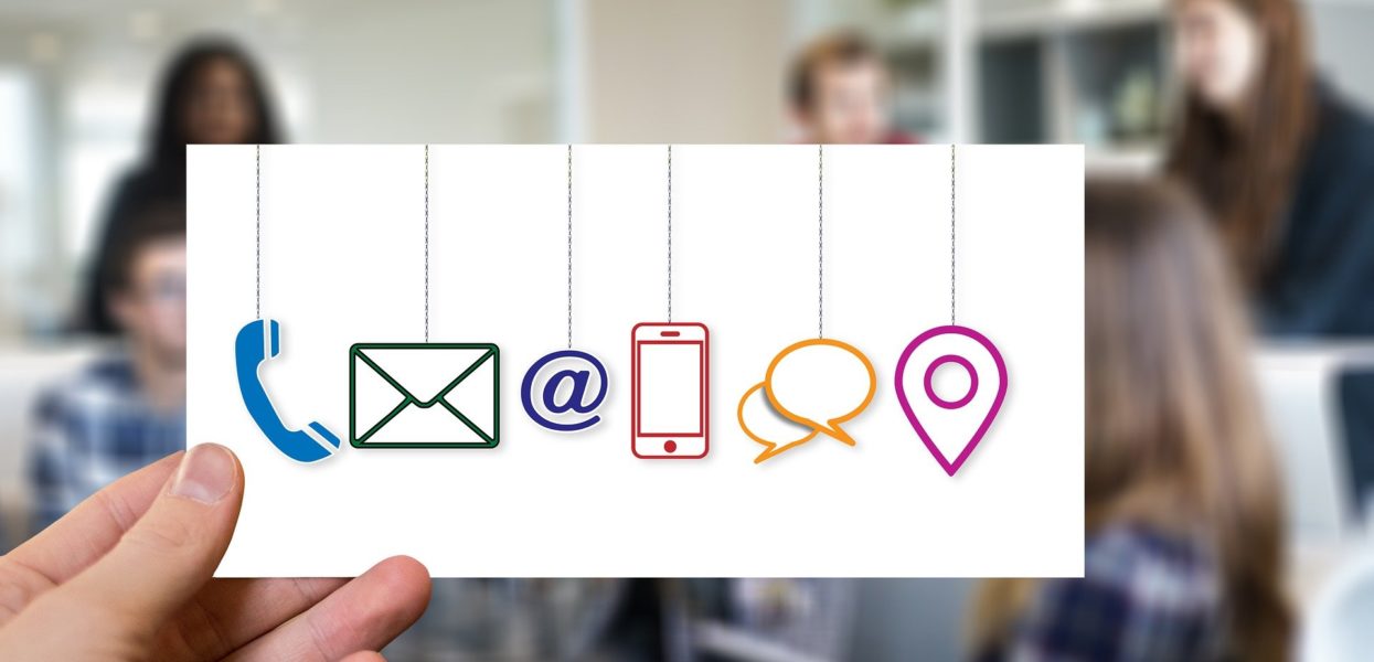 contact-3994018_1920